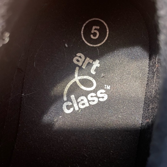 Art Class Black youth unisex Shoes size 5 - Picture 4 of 4